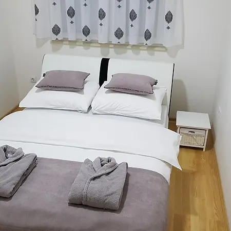 Apartament Apartman Cherry *